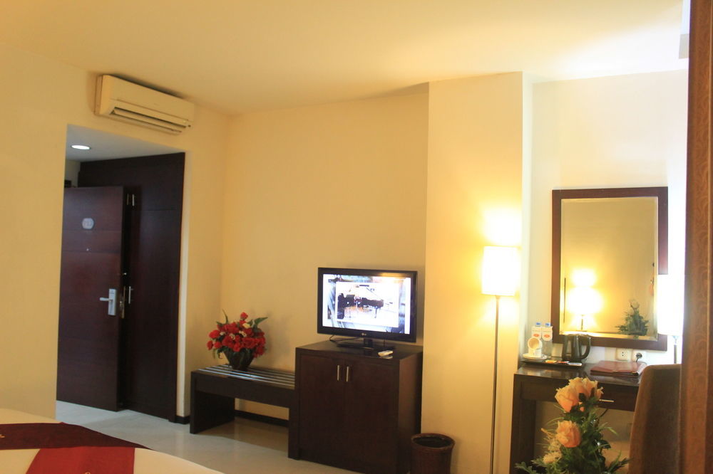 Hotel Gran Central Manado Extérieur photo